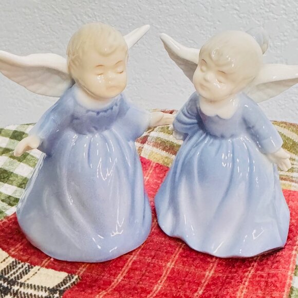 Vintage Lefton Blue White Porcelain Love Kissing Boy Girl Angel Figurines Japan - Picture 2 of 6